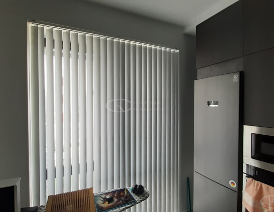 Вертикальные пластиковые жалюзи